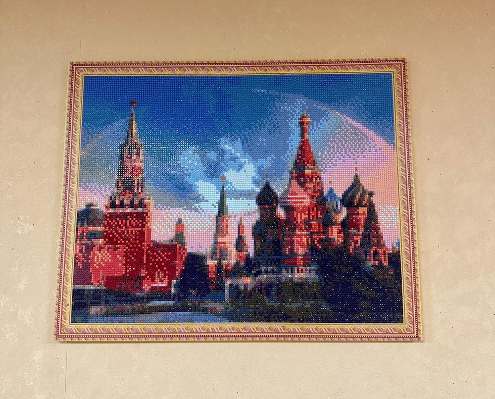 В селе Манилы ребята закончили сбор мозаики «Московский Кремль»