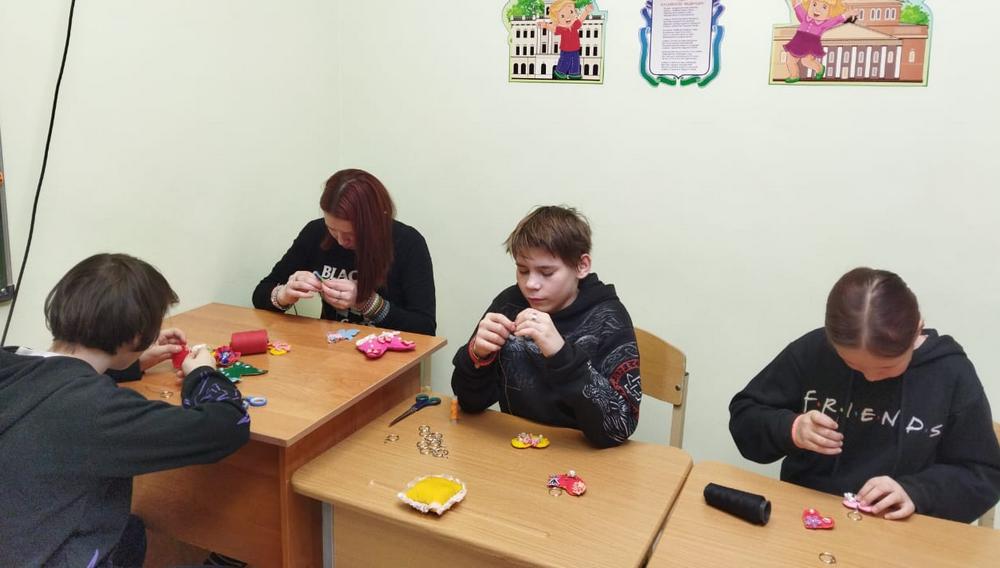 Воспитанники стационарного отделения для несовершеннолетних готовятся к Дню защитника Отечества