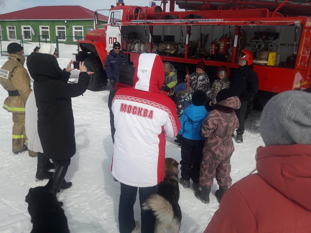 Таловские ребята узнали, как пожарные борются с огнём