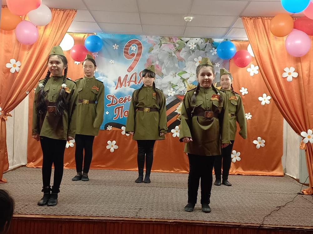 В Слаутнинском филиале центра «СЕМЬЯ» прошло праздничное чаепитие и конкурс рисунков