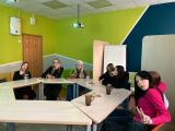 Для ребят группы дневного пребывания "Альтернатива" провели тренинг, приуроченный ко Дню отца 