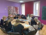 Пейзаж в миниатюре. Ребята, посещающие подростковое пространство "Портал", рисовали в правополушарной технике