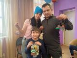 В родительском клубе "Вдохновение" состоялся семейный мастер-класс по изготовлению ёлочных игрушек