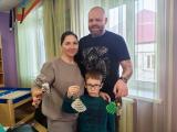 В родительском клубе "Вдохновение" состоялся семейный мастер-класс по изготовлению ёлочных игрушек