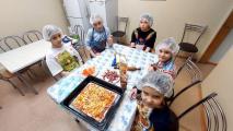 Пицца своими руками: "Домашняя академия" в Стационарном отделении для несовершеннолетних