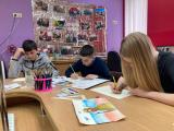 Ребята из подросткового пространства "Портал" приняли участие патриотической акции "Рисуем Победу"