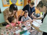 В Камчатском дворце детского творчества состоялась торжественная церемония награждения победителей краевого конкурса "Семья Камчатки - 2025"