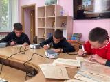 В подростковом пространстве "Портал" мы успели и серьезно поговорить, и дать волю творчеству