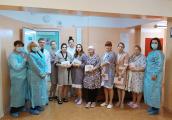 Камчатских мам поздравили в роддомах с Днём матери